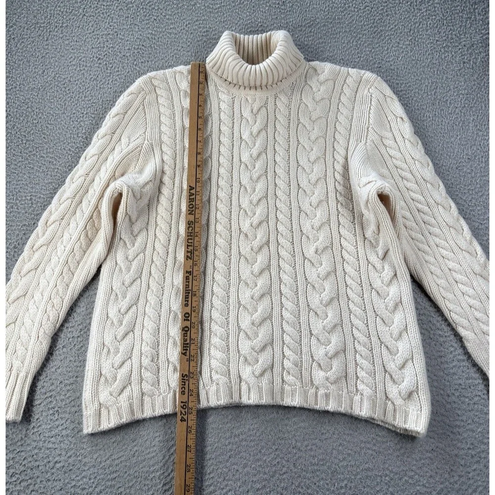 Johnstons Of Elgin Cashmere Sweater Mens 46 XL Ivory Cable Knit Made in Scotland